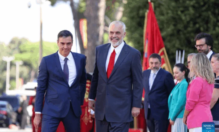 Skandal i ri në qeverinë socialiste, zyrtari dorëhiqet pas akuzave për ngacmim seksual