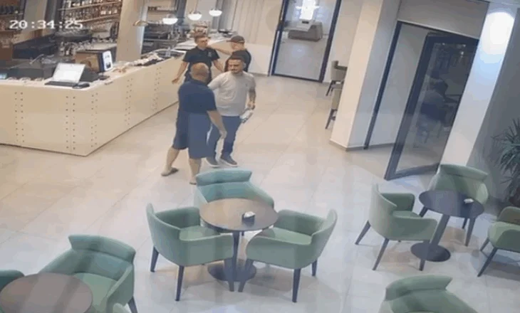 SKANDAL në Vlorë! Polici dhe një person me të kaluar kriminale dhunojnë kamarierin, i riu: Çova një shishe ujë më shumë