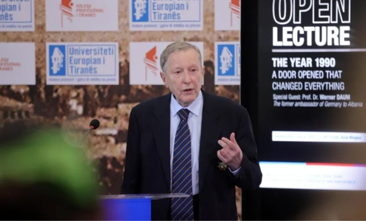 “S’më shqitet nga sytë buzëqeshja e tij mbrëmë kur u ndamë”/ Pedagogu që shoqëroi ish-ambasadorin gjerman në Shqipëri tregon momentet e tij të fundit: Ngjante si një engjëll i gëzuar