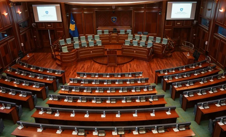Sot prova e fundit! Parlamenti do të mblidhet dy orë para skadimit të afatit në mesnatë