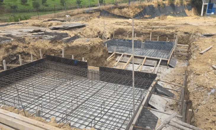 Stadiumi i Vorës drejt transformimit, vijojnë punimet për tribunën e re qendrore
