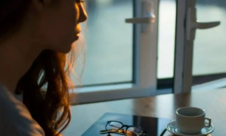 Studimi zbulon se përdorimi i Inteligjencës Artificiale mund t’ju bëjë të humbni mendimin tuaj kritik