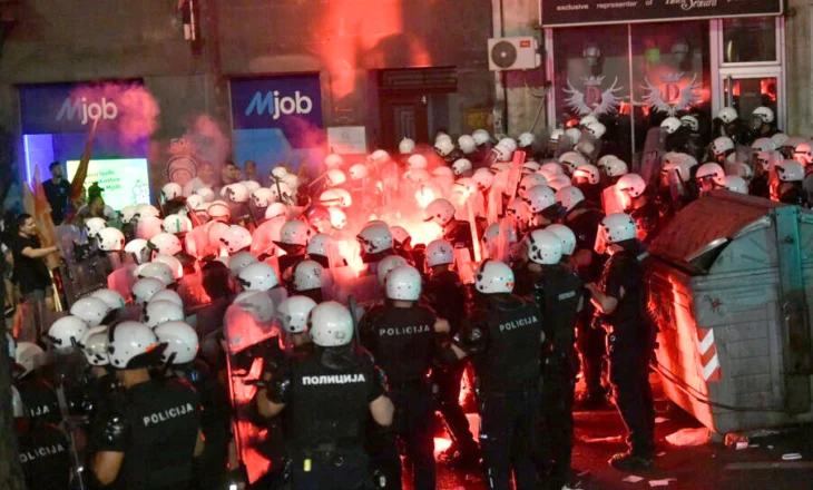 Sulmi në Banjskë, të akuzuarit shfaqen në protestën kundër Vuçiçit