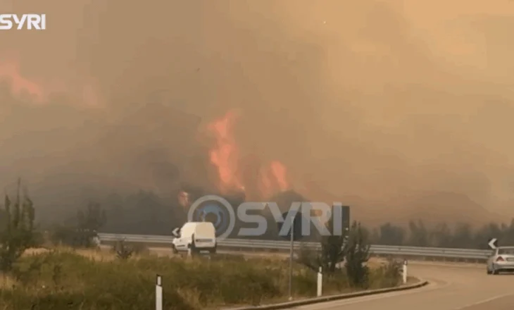 SYRI TV/ Flakët e zjarrit dalin jashtë kontrollit në Delvinë, evakuohen tre fshatra
