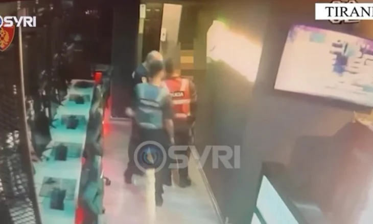 SYRI TV/ Mbyllën një 20-vjeçare në një apartament në Astir, arrestohet Skerdi Sinaj në kërkim Joni Sadikaj