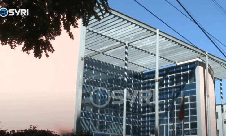 SYRI TV/ Përplasje mes prokurorëve të SPAK për pretencën e kopështarit të Golden: Dënim i përjetshëm…