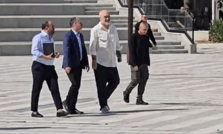 Takimi ‘blic’ i Ramës në Vlorë! Japin dorëheqjen të gjithë drejtorët e Bashkisë (EMRAT)