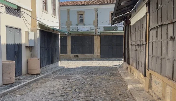 Taksat mbi pronën dhe ato për shfrytëzimin e hapësirave publike nuk vilen! Bashkitë po mbledhin vetëm 1 në 3 lekë të planifikuara