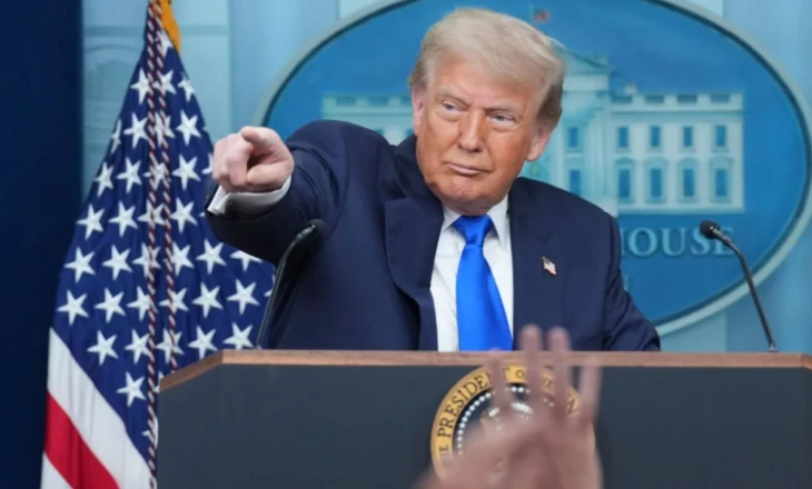 Tarifat e Trump, Financial Times: Frika për t’iu përgjigjur presidentit amerikan bëri që SHBA të fitojë 50 miliardë dollarë pa u “djersitur”