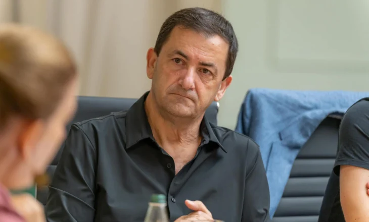 Tavo: Jam dakord me kryeministrin. Nuk mund të flerë administrata. Duhen shkundur!