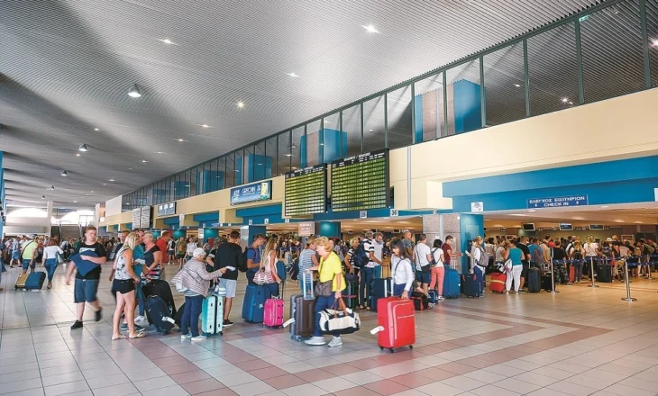 Të ardhurat nga turizmi bien pavarësisht rritjes së numrit të vizitorëve