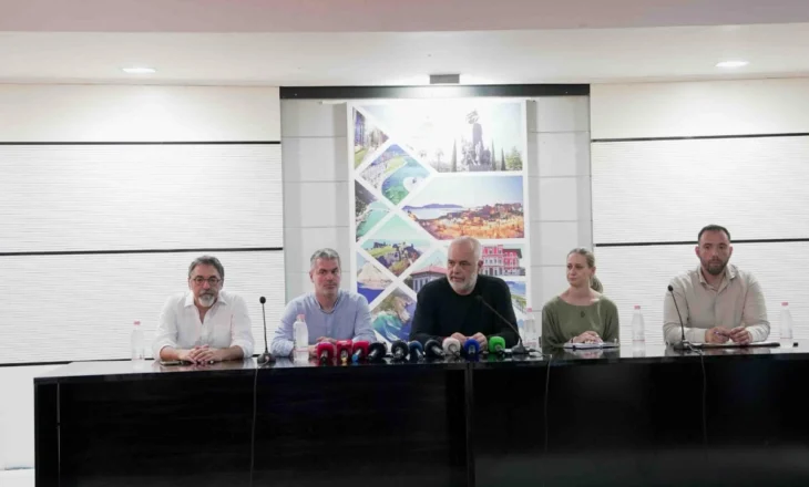 “Të gjithë drejtuesit do të merren të rinj”, Rama pas dorëheqjes së drejtorëve: Një kapitull i ri do të fillojë për Partinë Socialiste të Vlorës