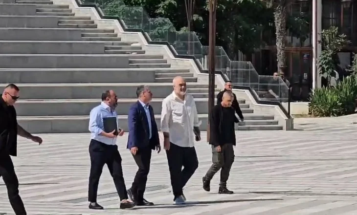 “Të gjithë jashtë”- Rama ‘furtunë” në Bashkinë e Vlorës, emëron drejtuesit e rinj, ndryshime edhe në strukturat e PS-së