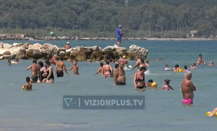 Të huajt pëlqejnë Orikumin, turistët: Plazhet pranë maleve me pyje krijojnë një panoramë shumë të bukur
