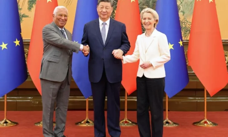 Tension në Samitin BE-Kinë: Xi Jinping kritikon Brukselin dhe kërkon trajtim të drejtë të ‘dallimeve dhe fërkimeve’