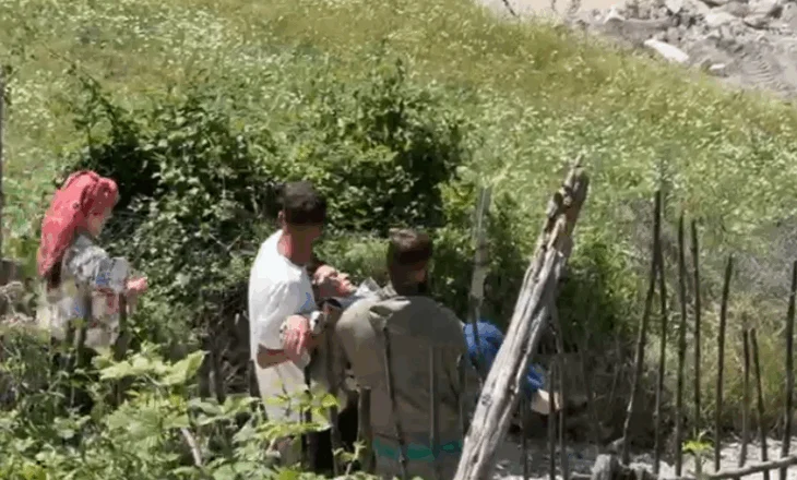 Tensione në Theth/ Gruaja bie pa ndjenja gjatë përplasjes me IKMT dhe policinë