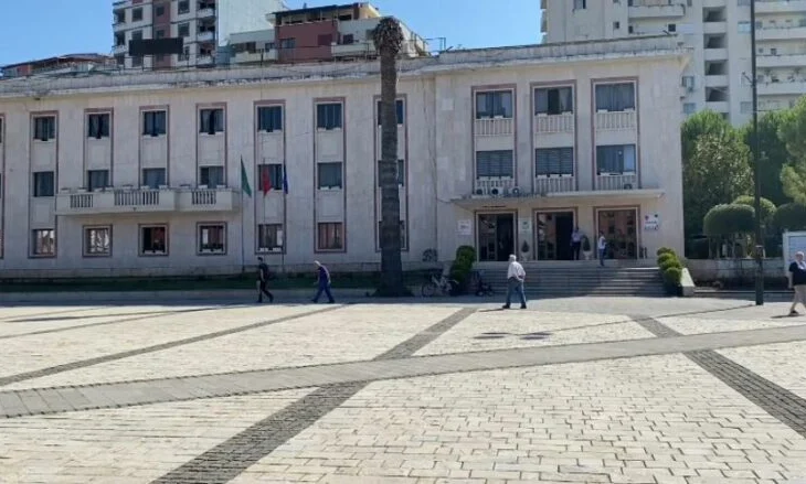 ‘Tërmeti’ i Ramës mbërrin në Lushnjë, 15 drejtorë japin dorëheqjen