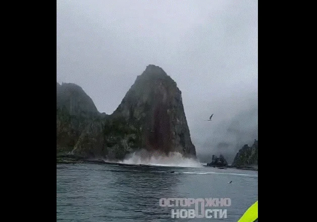 Tërmeti shkatërrues, publikohen pamjet si shkërmoqen shkëmbinjtë në Gadishullin  Kamchatka