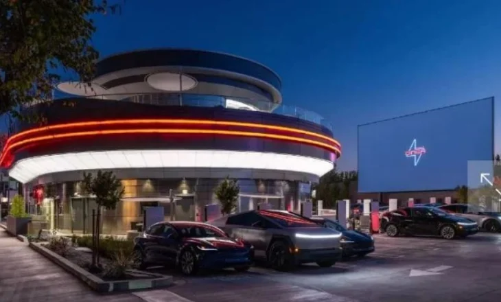 Tesla Diner hap dyert në Los Angeles