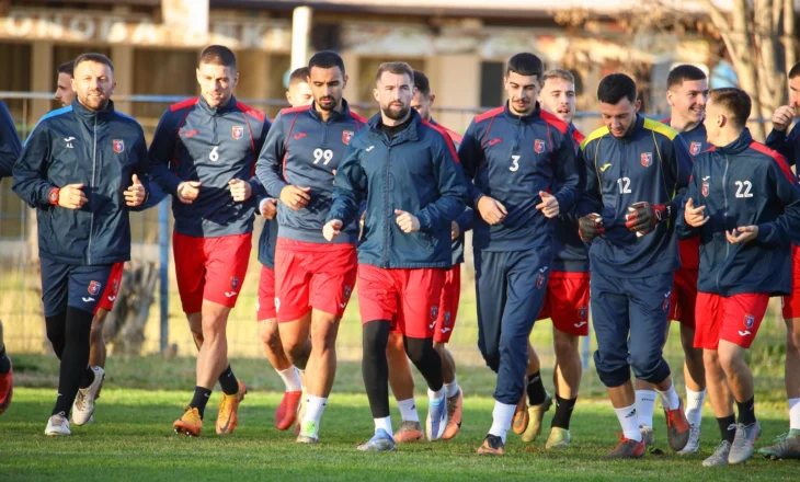 Testi/ Vllaznia pëson humbjen e tretë në pak ditë, Petrolul i shënon dy gola