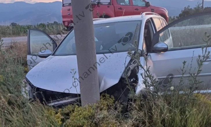 Tjetër aksident në Korçë, drejtuesi humb kontrollin dhe përplaset me shtyllën