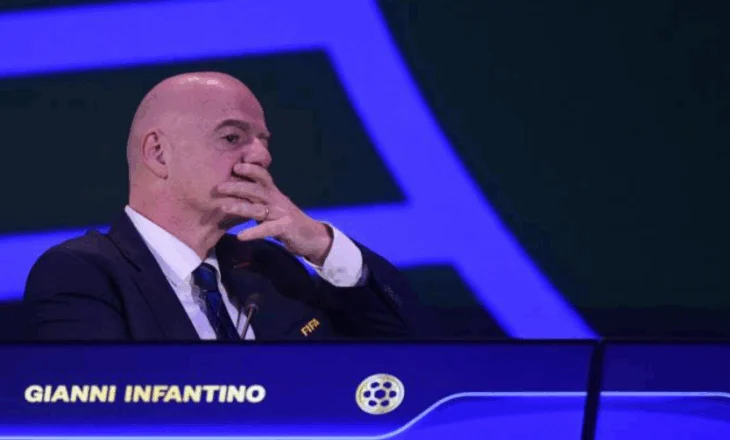 Tjetër ndryshim i madh për futbollin botëror, do të futet rregulli i “topit të vdekur” në gjuajtjen e penalltisë