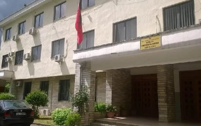 Toka, biznese dhe “Benz”/ I konfiskohen pasuritë trafikantit të drogës në Gjirokastër