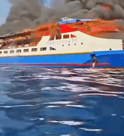 Trageti merr flakë, pasagjerët hidhen në det