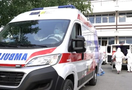 Tragjedi në Kosovë/ Fëmija i mitur mbytet në pishinën familjare, dërgohet në spital pa shenja jete