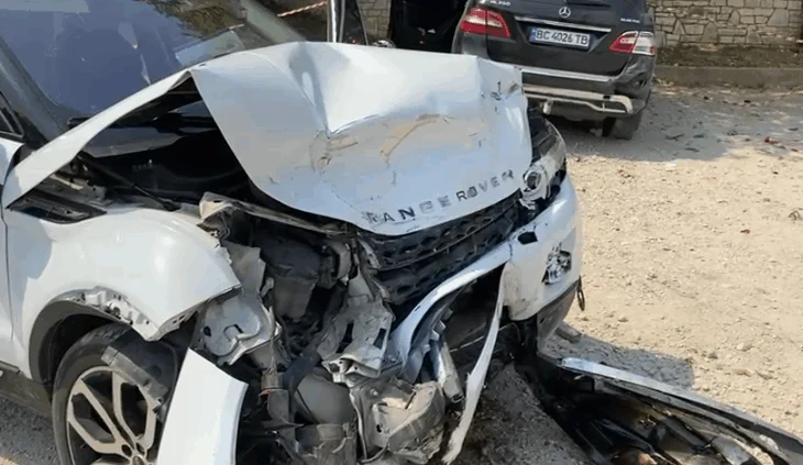 Tragjedi në Shqipëri / Vdes 7-vjeçari në aksident, prindërit…