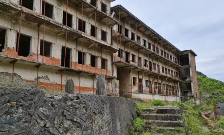 ‘Tragjikomike’: Ish-të burgosurit politikë në Shqipëri ende në pritje të dëmshpërblimit