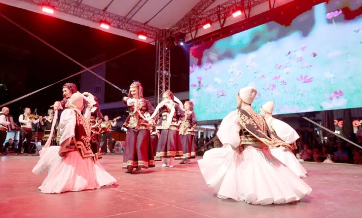 Tre ansamble kombëtare në skenë, Tetova bëhet pikëtakimi i trashëgimisë sonë kulturore