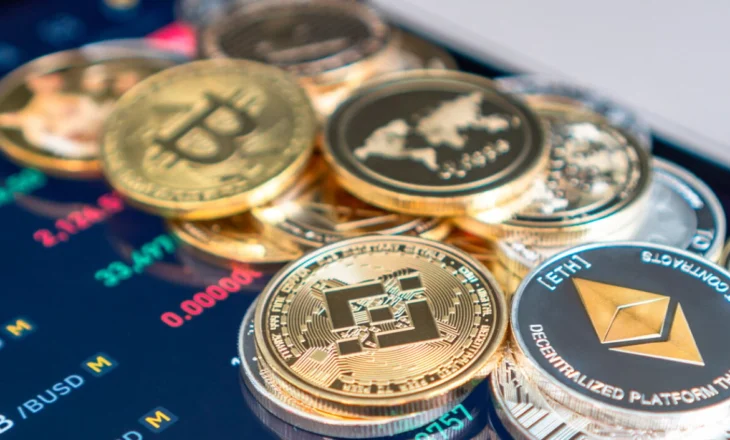 Tregu i kriptomonedhave tejkalon 4 trilionë dollarë për herë të parë, miratohet projektligji ‘historik’ në SHBA