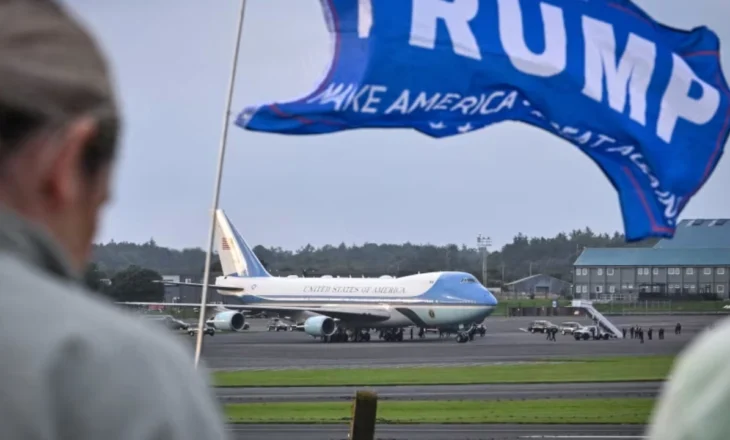 Trump i shmanget polemikave të Uashingtonit, “arratiset” në Skoci për golf dhe biznes