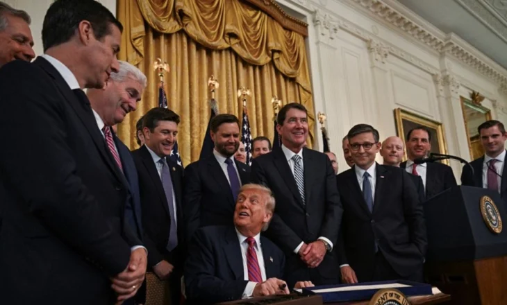 Trump nënshkruan legjislacionin rregullator të kriptomonedhave: Vlerësim i punës suaj të palodhur