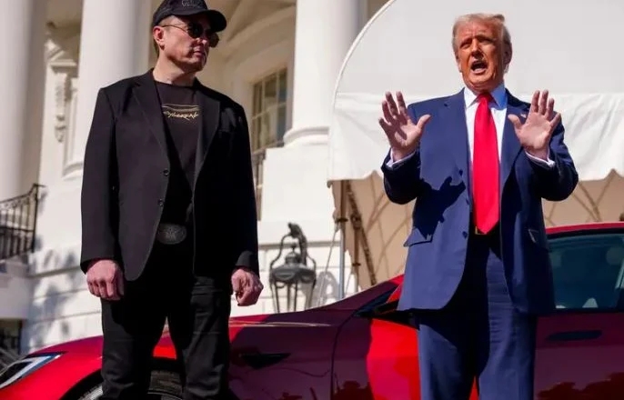 Trumpi e quan “qesharake” themelimin e partisë nga Elon Musk
