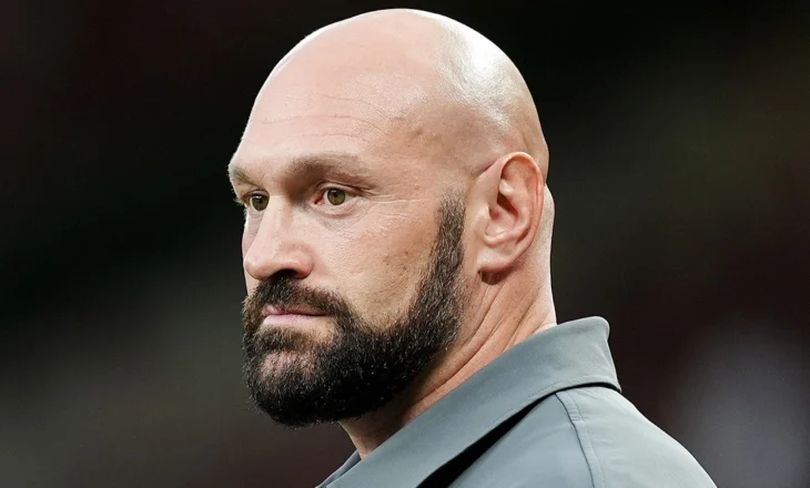 Tyson Fury rikthehet në ring vitin tjetër, synon triologjinë ndaj Usyk ose derbin britanik me Joshua