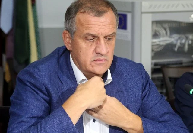 U dërgua në spital, ja si është gjendja e ish-ministrit Ilir Beqaj