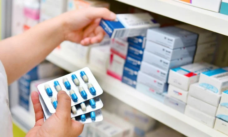 U gjenden medikamente kontrabandë, nën akuzë pronarët e dy farmacive në Korçë. Dyshohet se u futën nga Greqia
