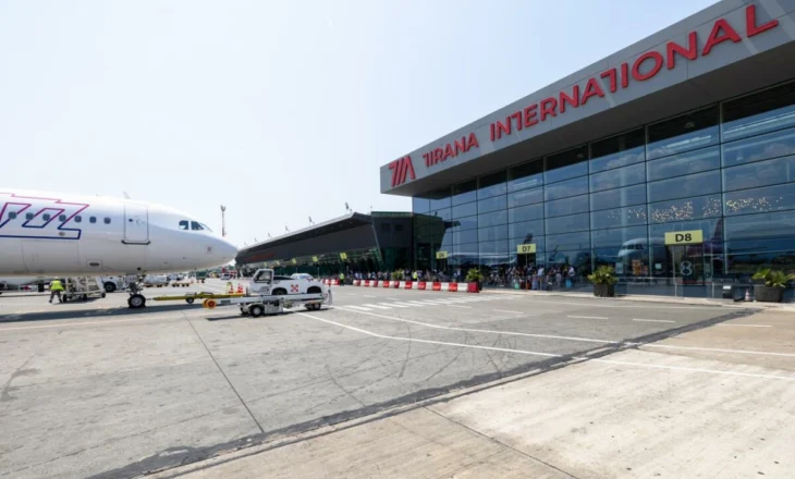 U kap në aeroport me lëndë narkotike në çantë, arrestohet në Rinas 25-vjeçarja belge