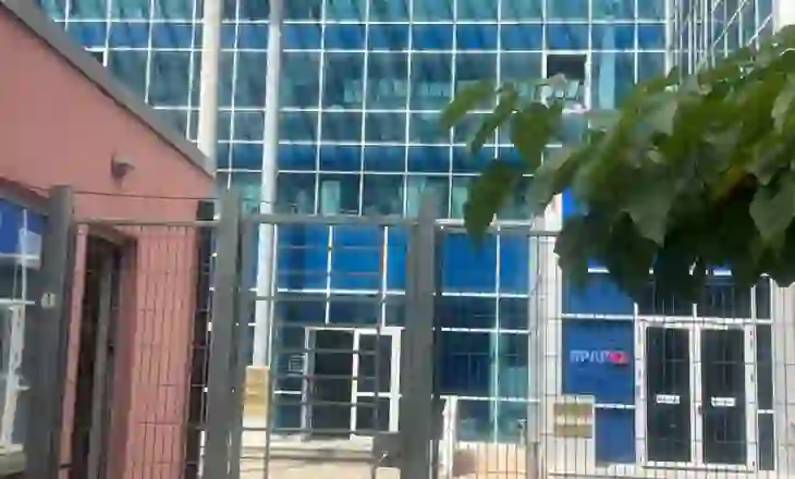 U vu në pranga me urdhër të SPAK, zbulohen bizneset që vlonjati i arrestuar ka në Angli