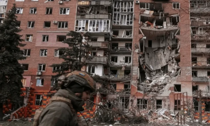 Ukraina rrit me 9.8 miliardë dollarë buxhetin për mbrojtjen