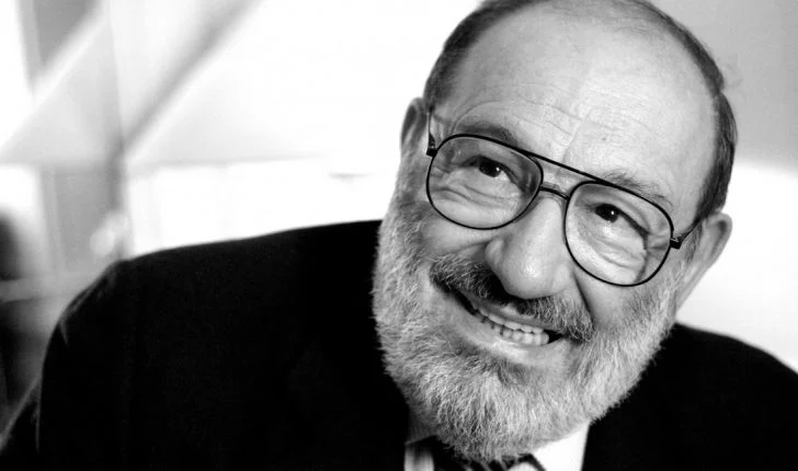 Umberto Eco dhe shqiptarët, kur mesjeta e “Emrit të trëndafilit” përkon me realitetin tonë