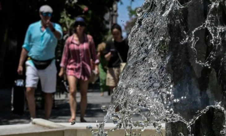 Vala e të nxehtit ‘pushton’ Greqinë, temperatura deri në 44 gradë në disa zona