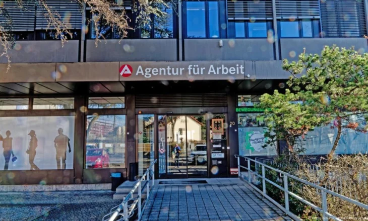 “Varfëria në rritje”/ Analiza nga DW: Shumë njerëzve në Gjermani nuk u del rroga