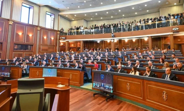 Vendimi në Kosovë: Jo njëkohësisht deputet edhe ministër