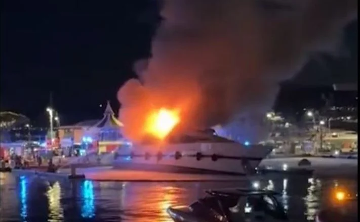 Video/ Alarm në Saint-Tropez, zjarri përfshin jahtin luksoz