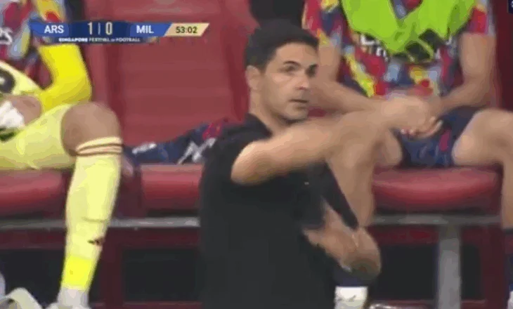 VIDEO/ Gjysma e stadiumit ishte bosh, Arsenali mund Milanin në Singaporë me golin që solli protesta
