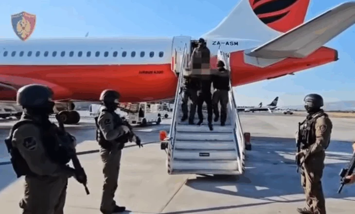 VIDEO/ I blinduar nga Policia zbarkon në Rinas, Denis Bajri ekstradohet nga Dubai