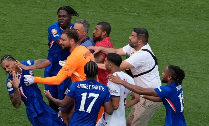 VIDEO/ Kaos pas finales së Botërorit të Klubeve, goditi sulmuesin e Chelsea, Luis Enrique thyen heshtjen